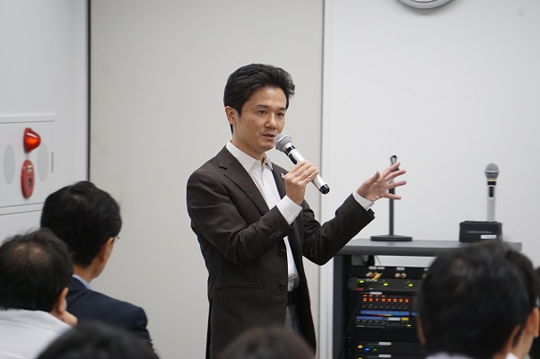木村悠氏が「意識改革」についてワークを交え講演 
